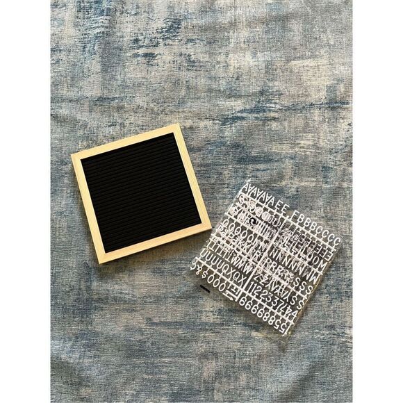 Felt Letter Board Sign 10 x 10 - Picture 1 of 5